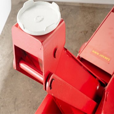 Rotatable tray